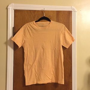 Slim-fit light orange tee (men’s)